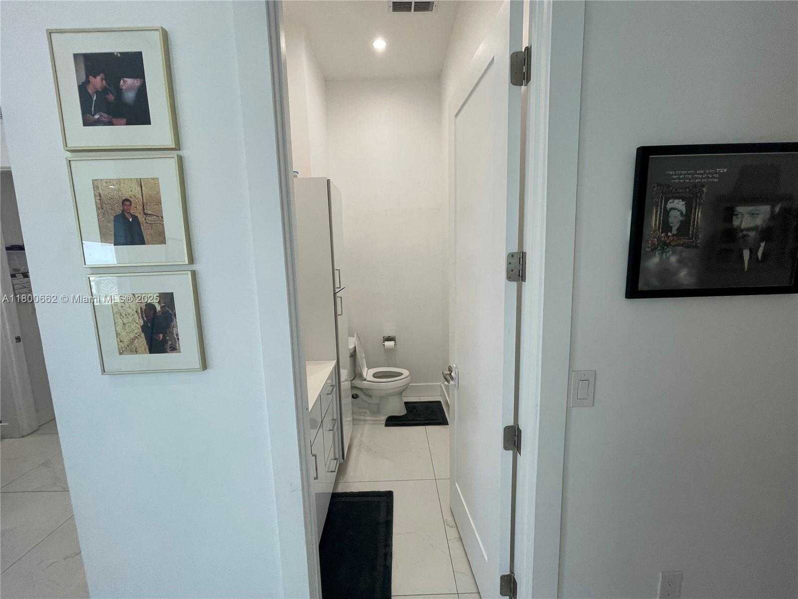 Small Image of 2751 #208N, Hollywood Number 28