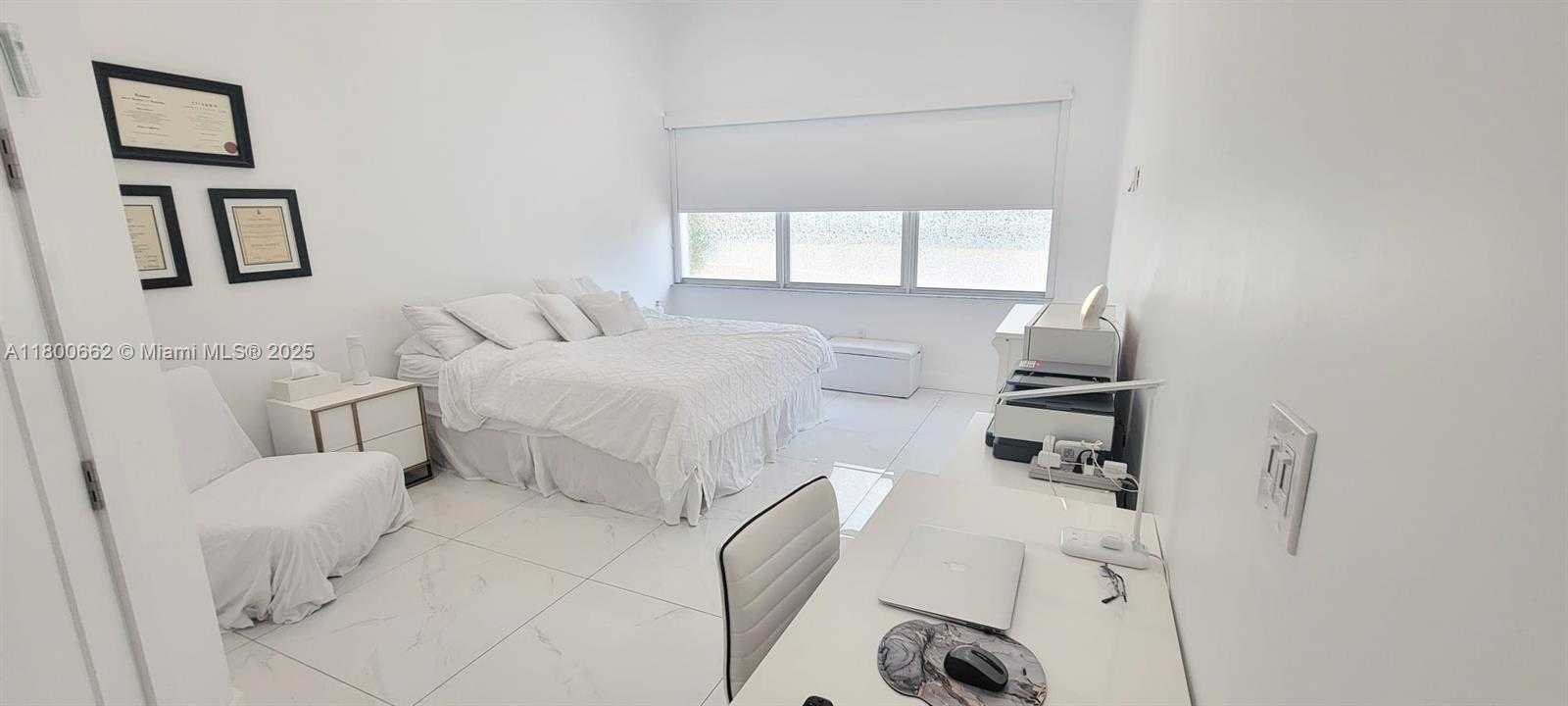 Small Image of 2751 #208N, Hollywood Number 3