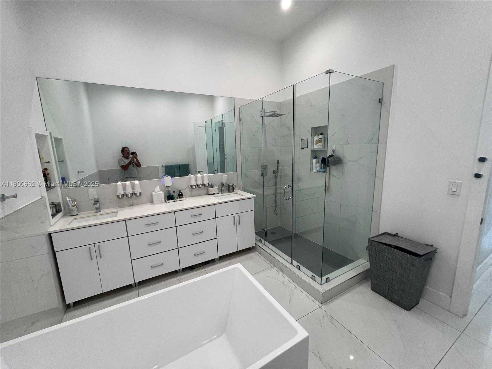Small Image of 2751 #208N, Hollywood Number 33
