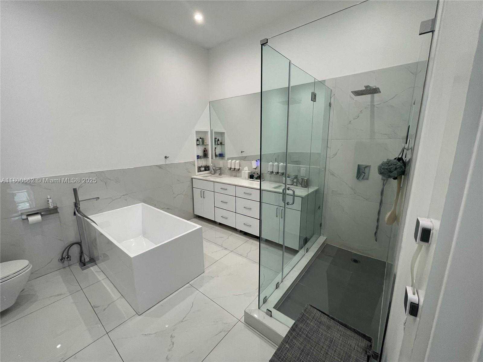 Small Image of 2751 #208N, Hollywood Number 34