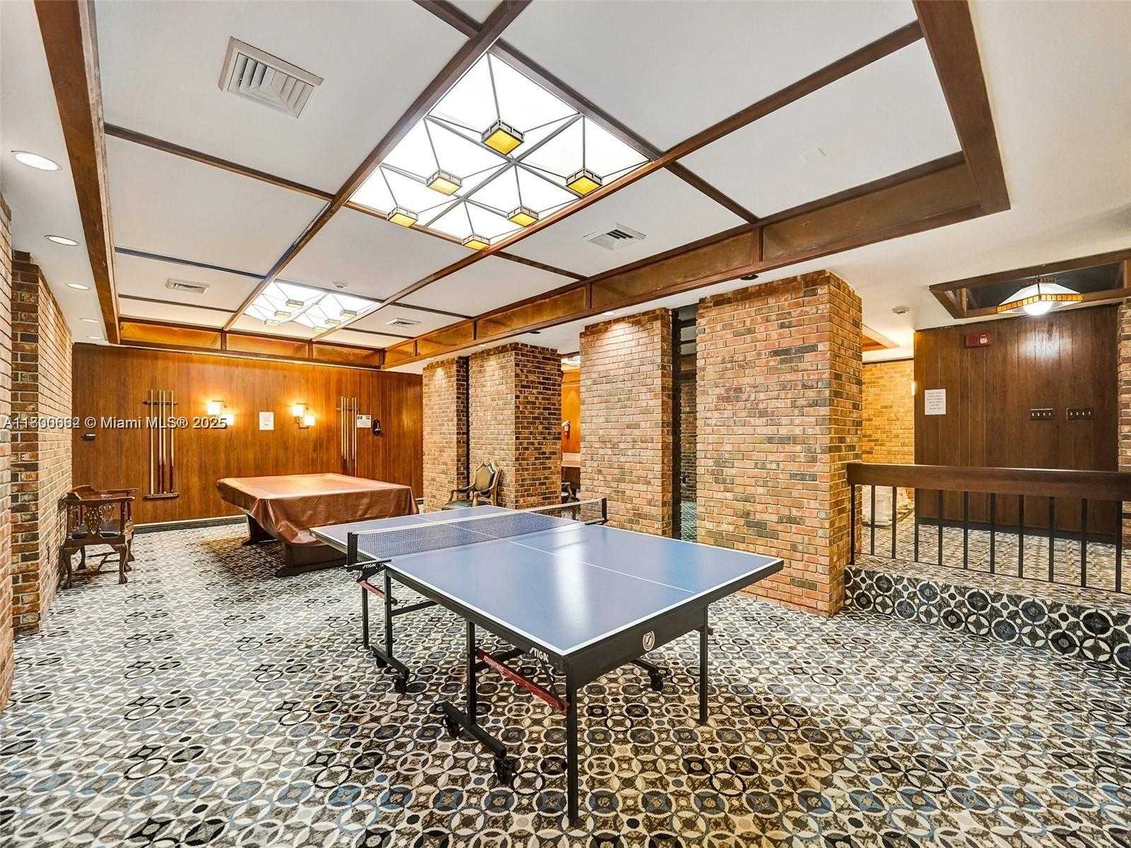 Small Image of 2751 #208N, Hollywood Number 44