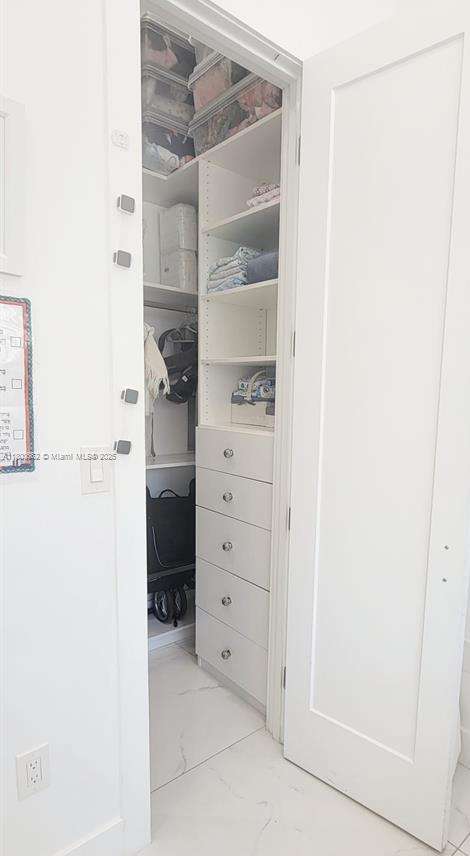 Small Image of 2751 #208N, Hollywood Number 52