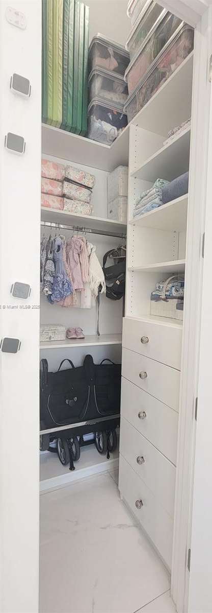 Small Image of 2751 #208N, Hollywood Number 53