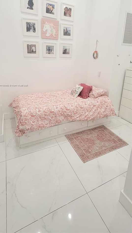 Small Image of 2751 #208N, Hollywood Number 54