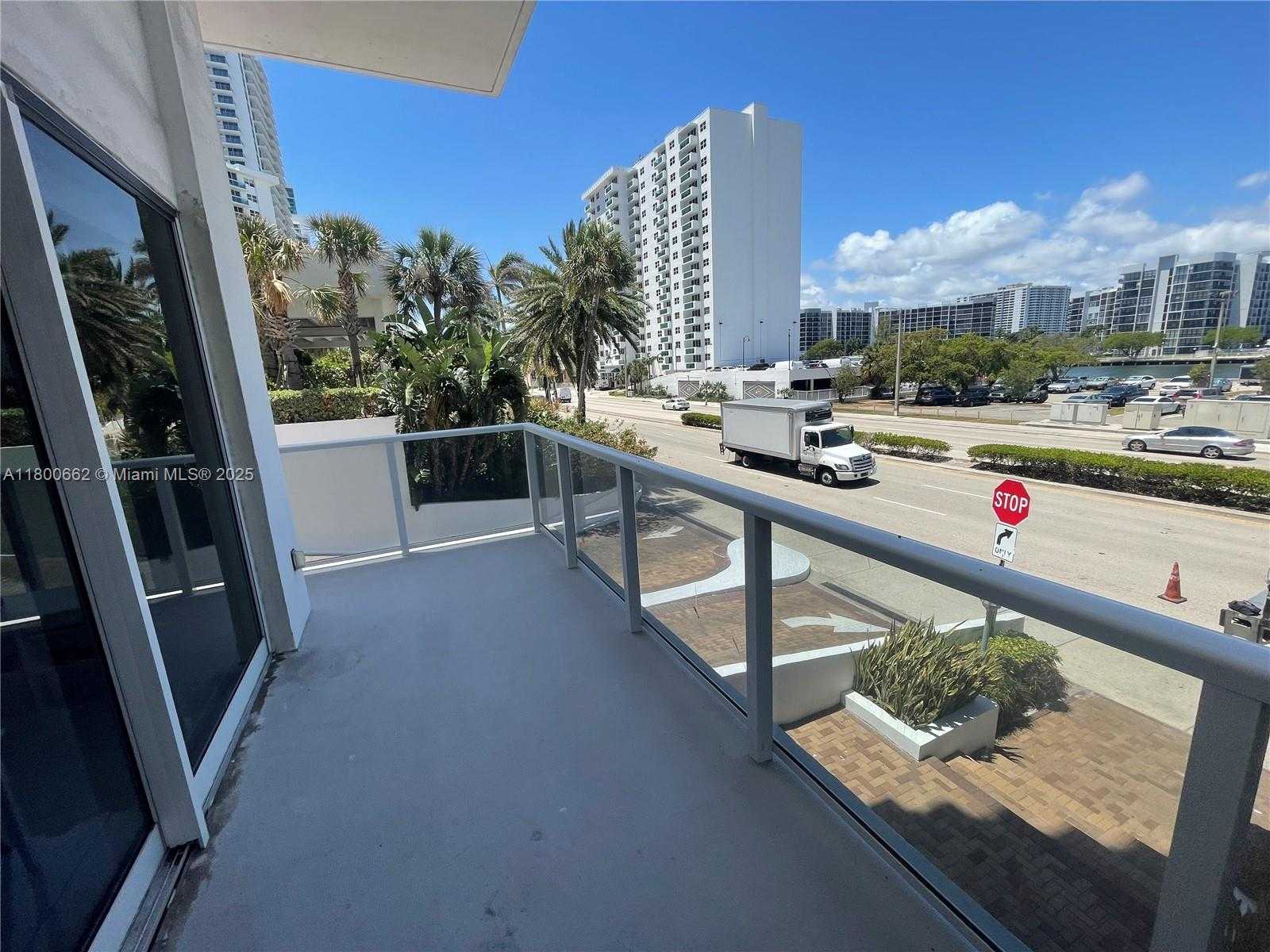 Small Image of 2751 #208N, Hollywood Number 6