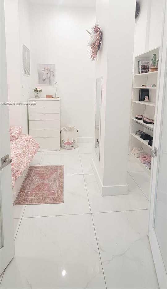 Small Image of 2751 #208N, Hollywood Number 61