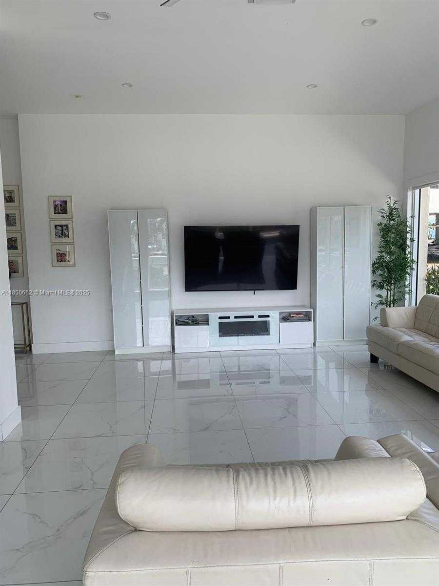 Small Image of Hollywood Number 91