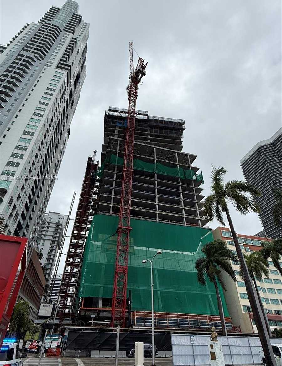 Small Image of 300 NORTH BISCAYNE BLVD #8404, Miami Number 18
