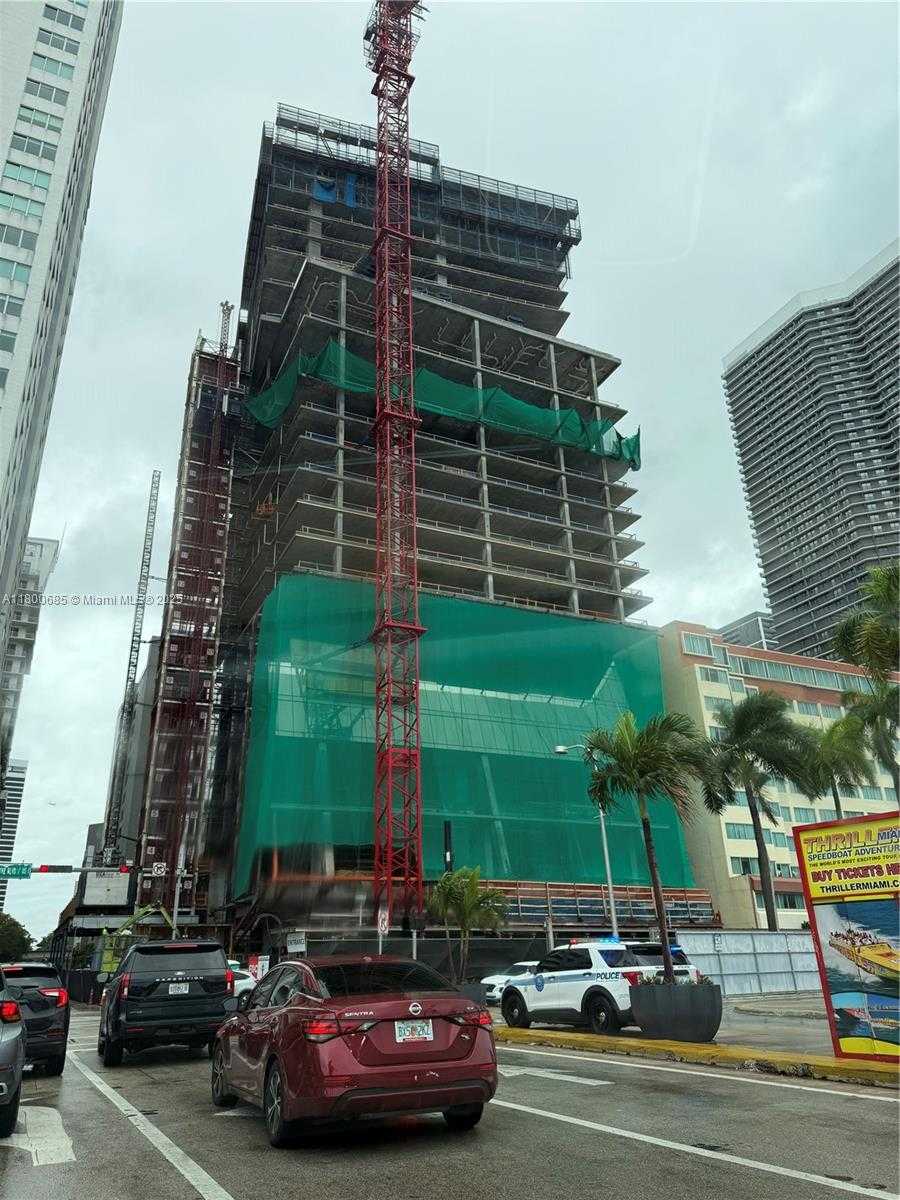 Small Image of 300 NORTH BISCAYNE BLVD #8404, Miami Number 21