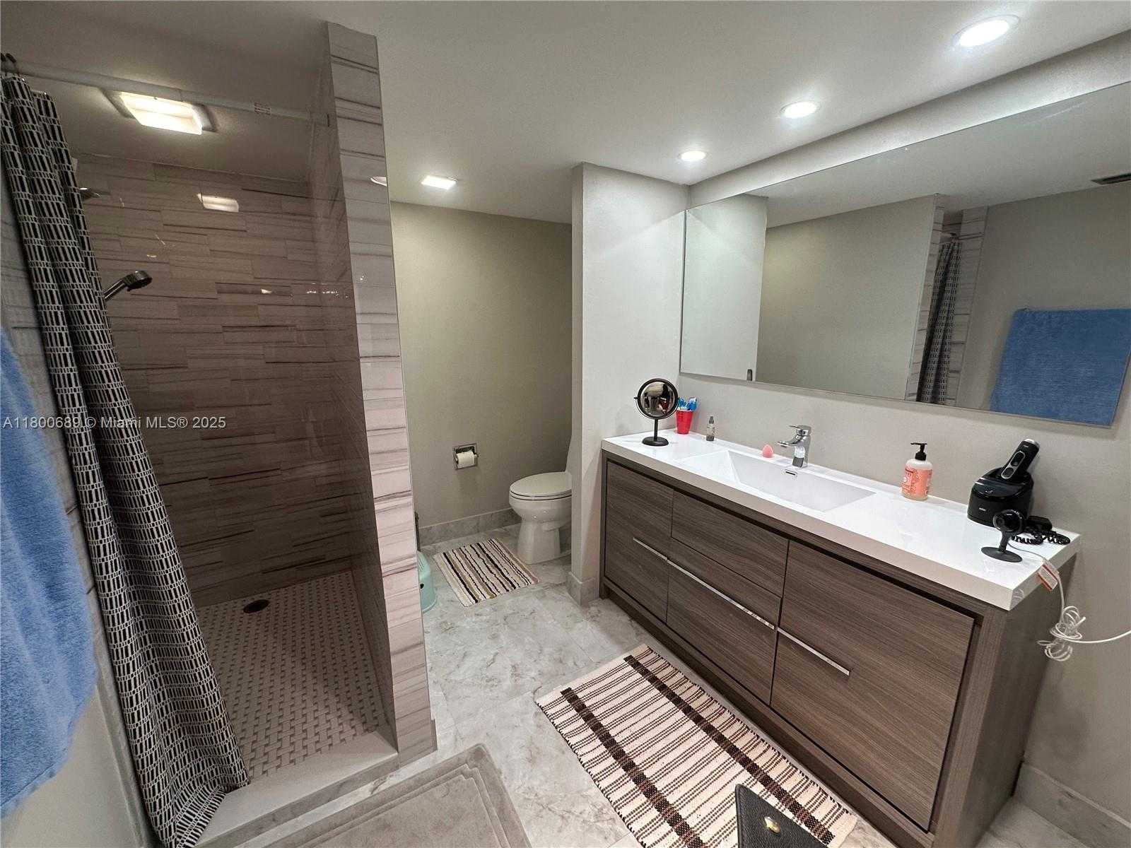 Small Image of 1865 SOUTH OCEAN DR #17C, Hallandale Beach Number 23