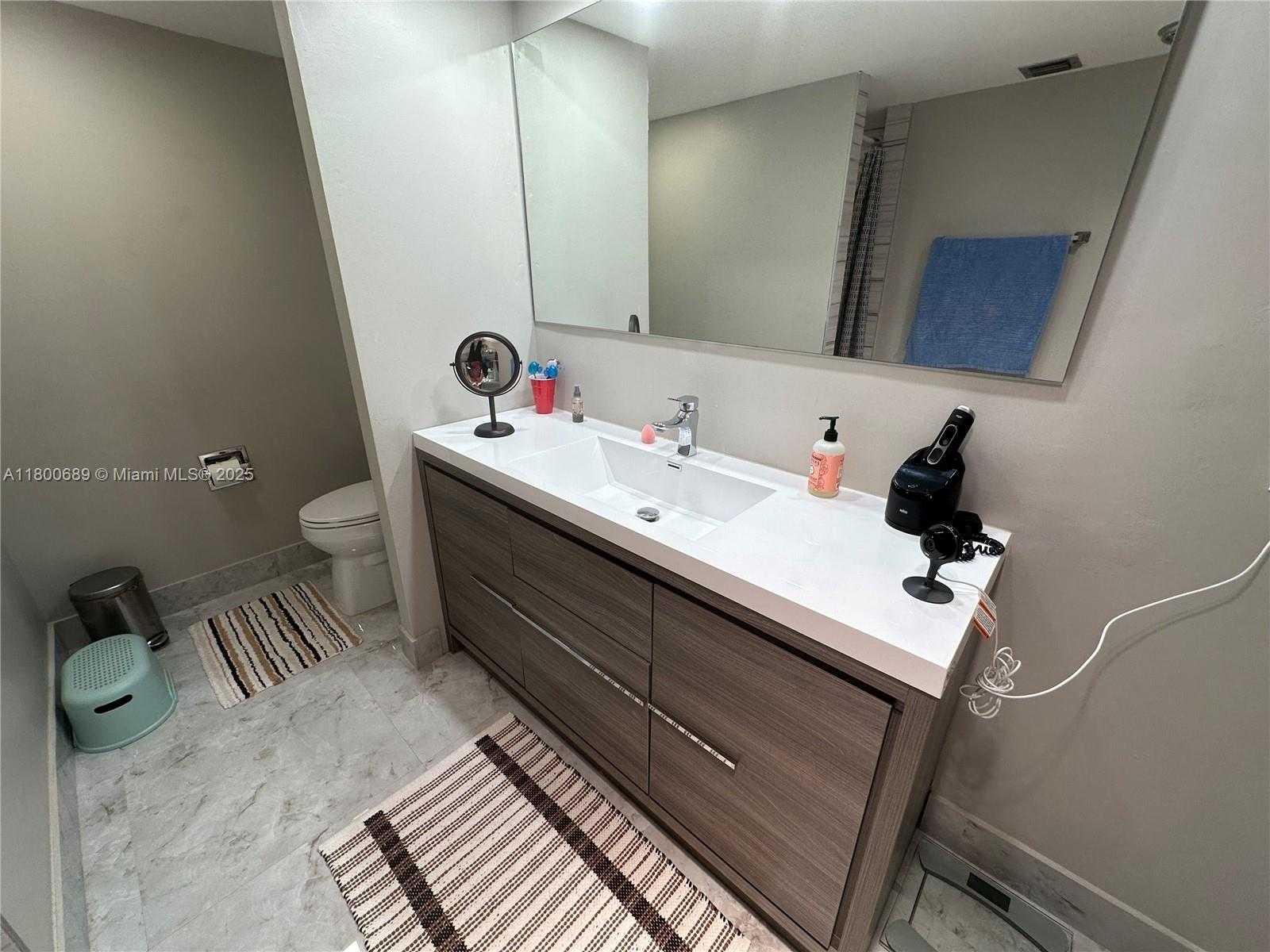 Small Image of 1865 SOUTH OCEAN DR #17C, Hallandale Beach Number 24