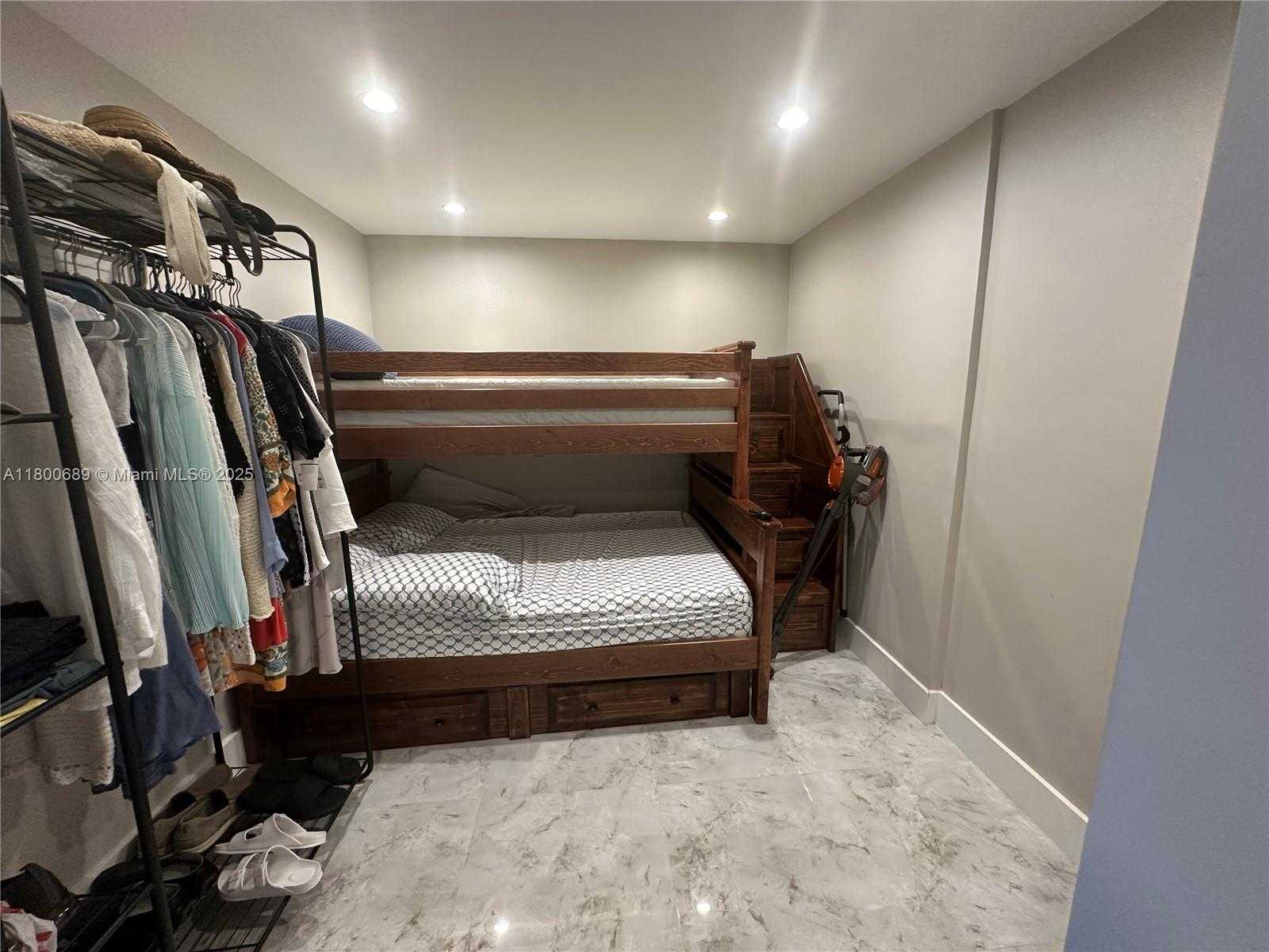 Small Image of 1865 SOUTH OCEAN DR #17C, Hallandale Beach Number 26