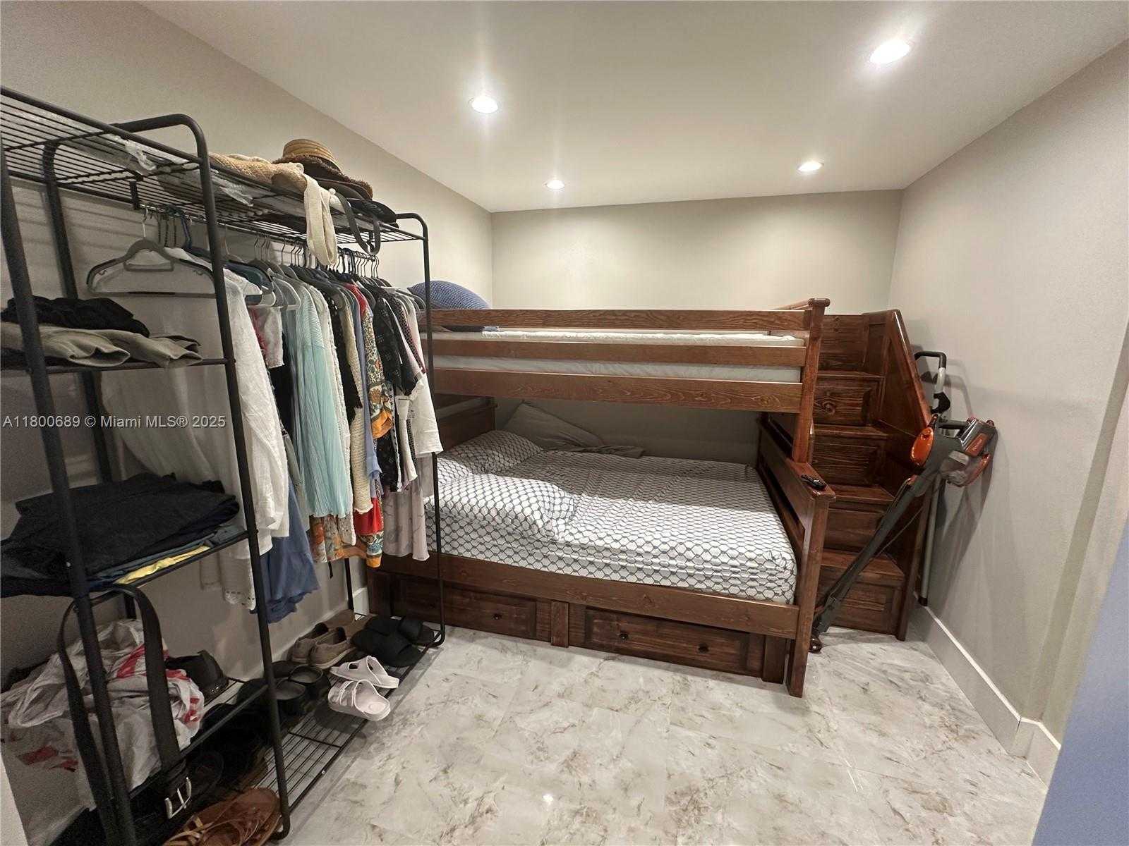 Small Image of 1865 SOUTH OCEAN DR #17C, Hallandale Beach Number 27