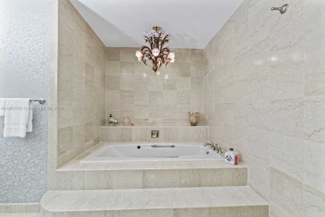 Small Image of 5266 FISHER ISLAND DR #5266, Miami Beach Number 22