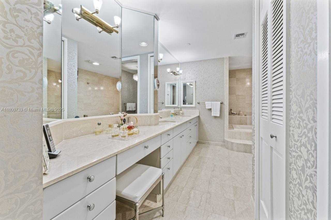 Small Image of 5266 FISHER ISLAND DR #5266, Miami Beach Number 24