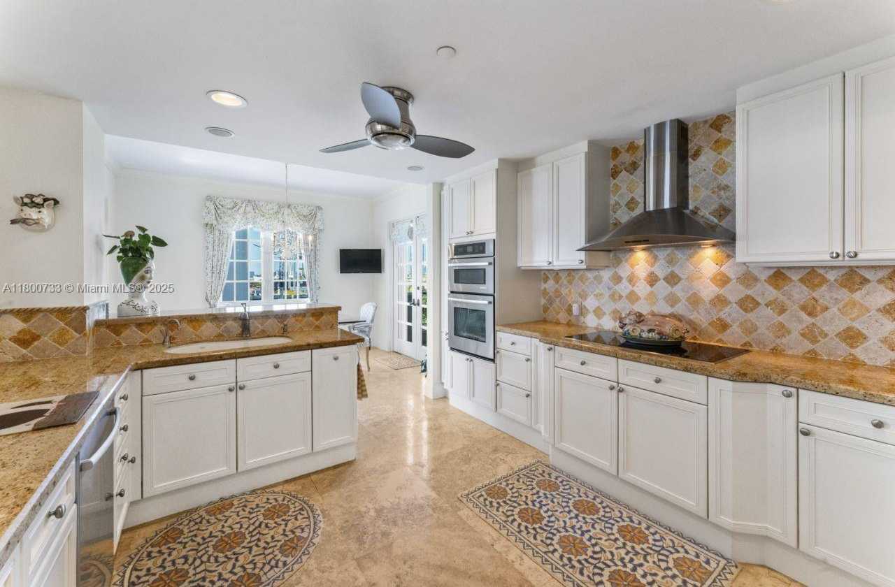 Small Image of 5266 FISHER ISLAND DR #5266, Miami Beach Number 34
