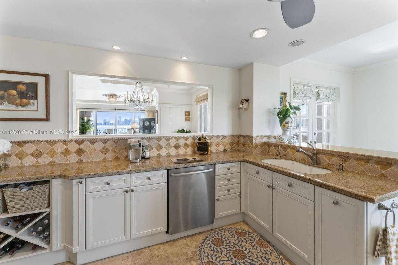 Small Image of 5266 FISHER ISLAND DR #5266, Miami Beach Number 35