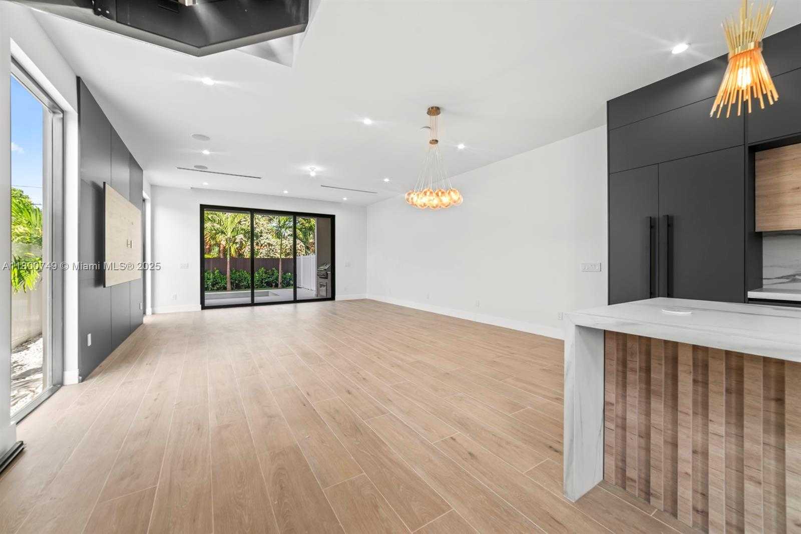 Small Image of 1812 MIAMI RD, Fort Lauderdale Number 12