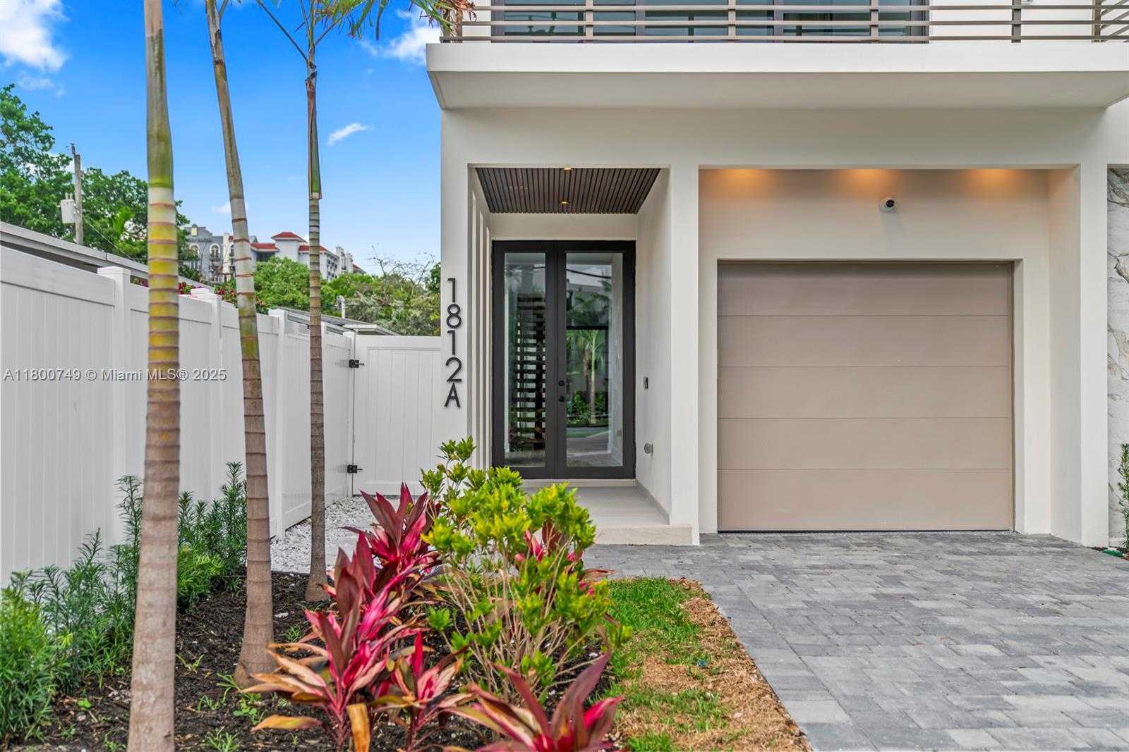 Small Image of 1812 MIAMI RD, Fort Lauderdale Number 2