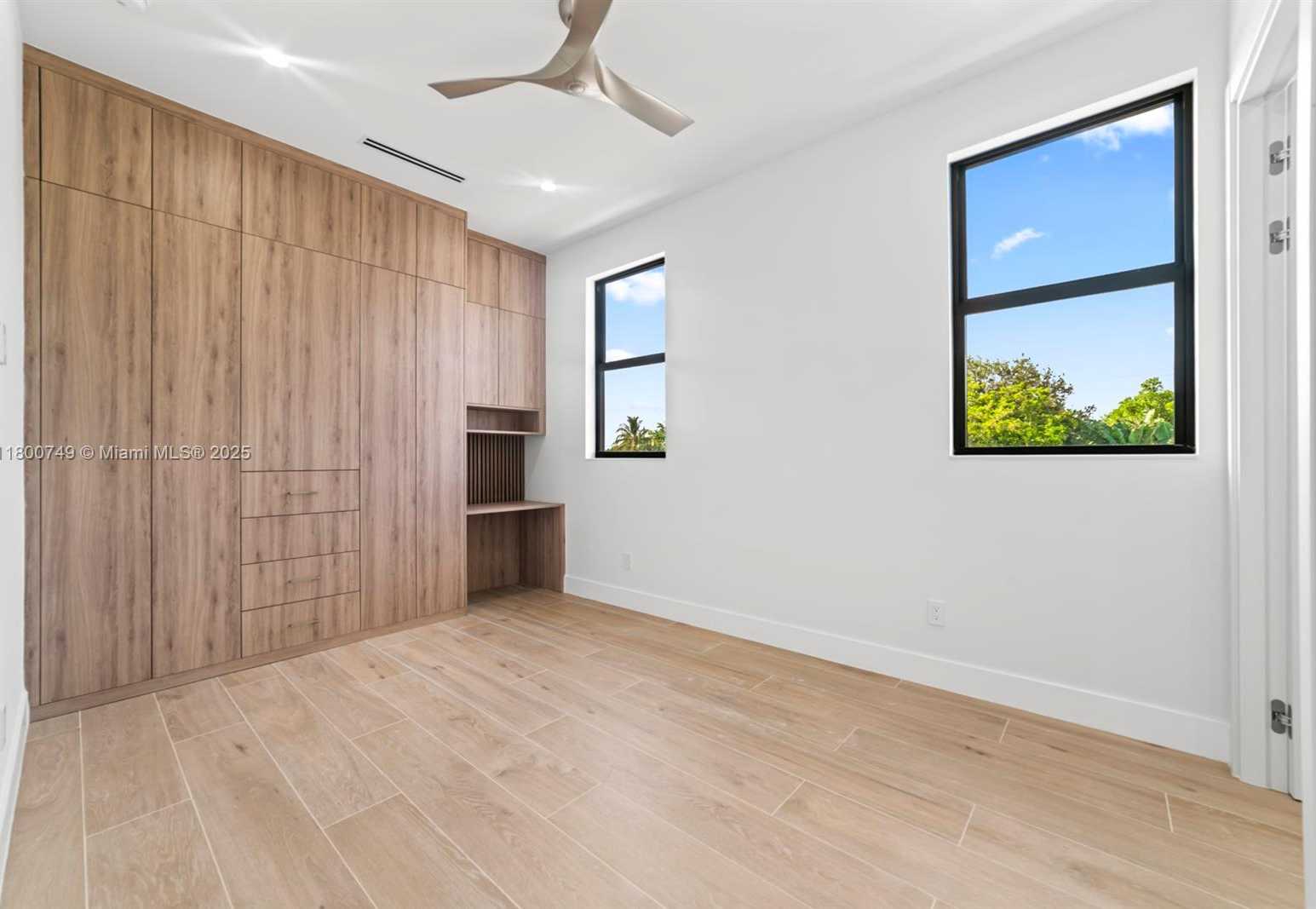 Small Image of 1812 MIAMI RD, Fort Lauderdale Number 22
