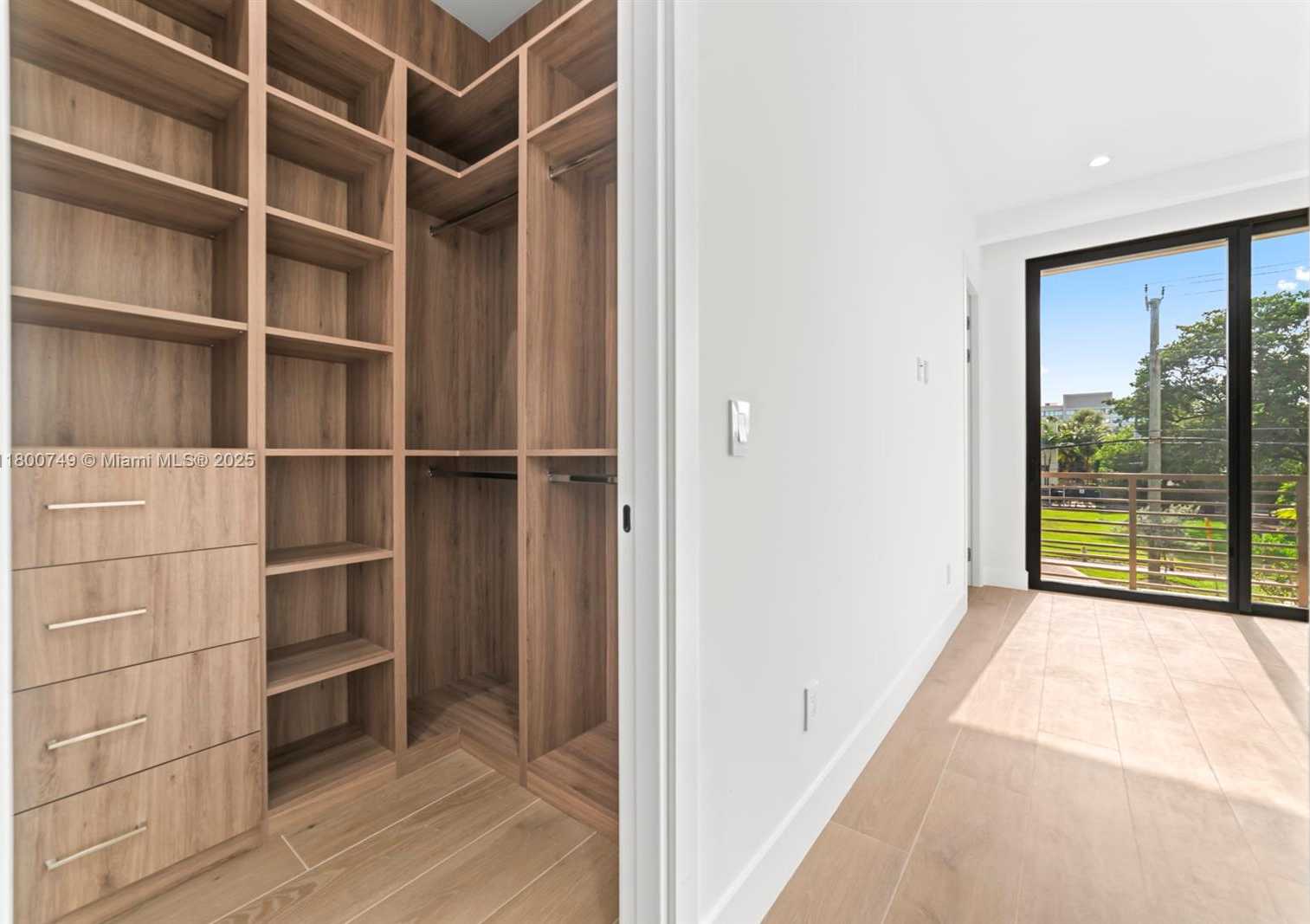 Small Image of 1812 MIAMI RD, Fort Lauderdale Number 25