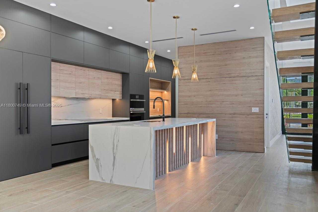 Small Image of 1812 MIAMI RD, Fort Lauderdale Number 5