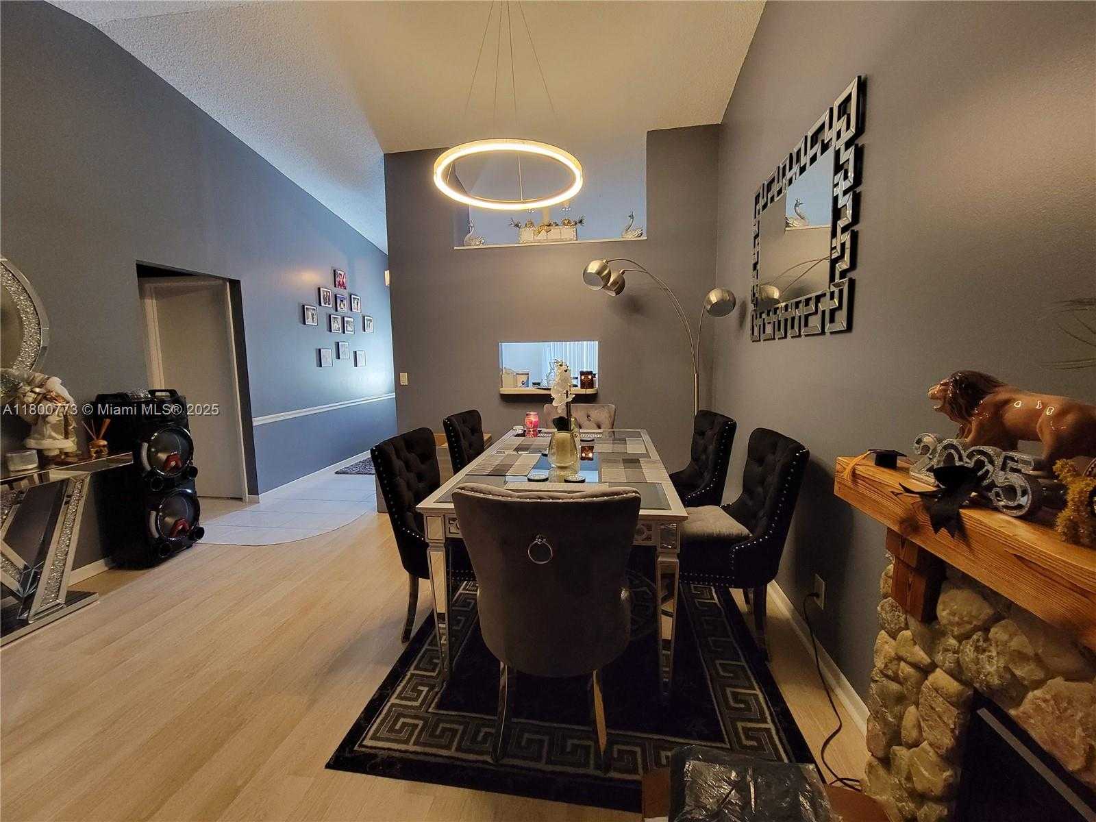 Small Image of 1025 GREEN PINE BLVD #B, West Palm Beach Number 13
