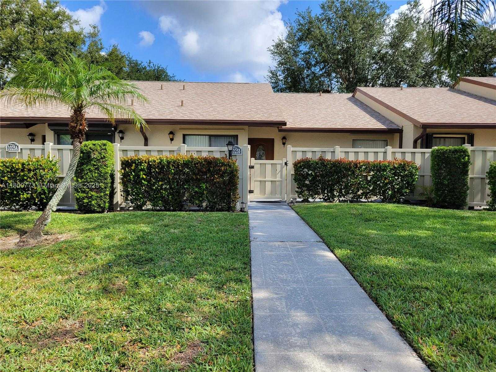 Small Image of 1025 GREEN PINE BLVD #B, West Palm Beach Number 2