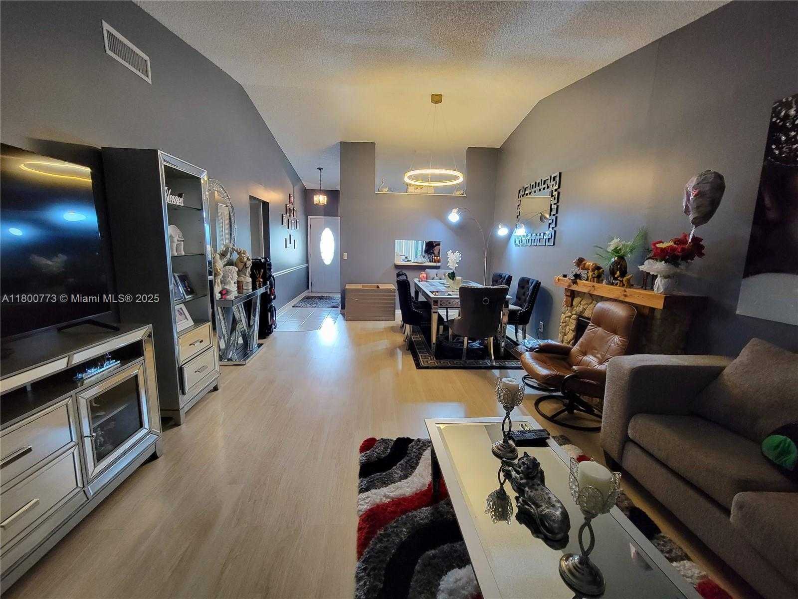 Small Image of 1025 GREEN PINE BLVD #B, West Palm Beach Number 20