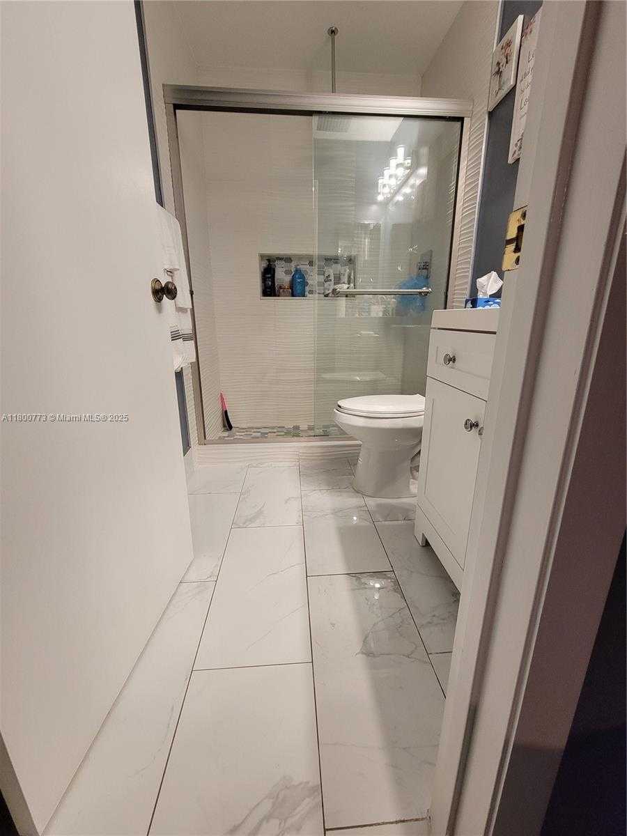 Small Image of 1025 GREEN PINE BLVD #B, West Palm Beach Number 34