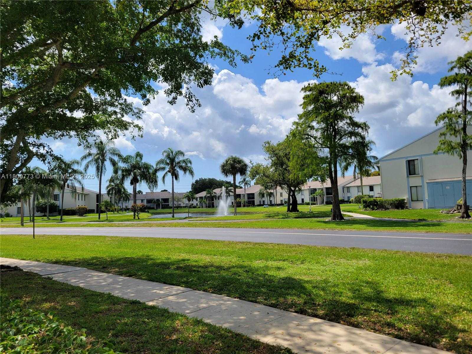 Small Image of 1025 GREEN PINE BLVD #B, West Palm Beach Number 37