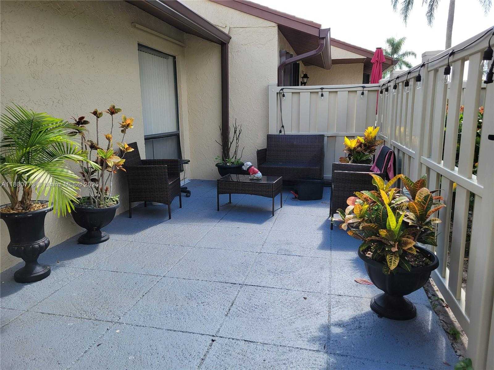 Small Image of 1025 GREEN PINE BLVD #B, West Palm Beach Number 4