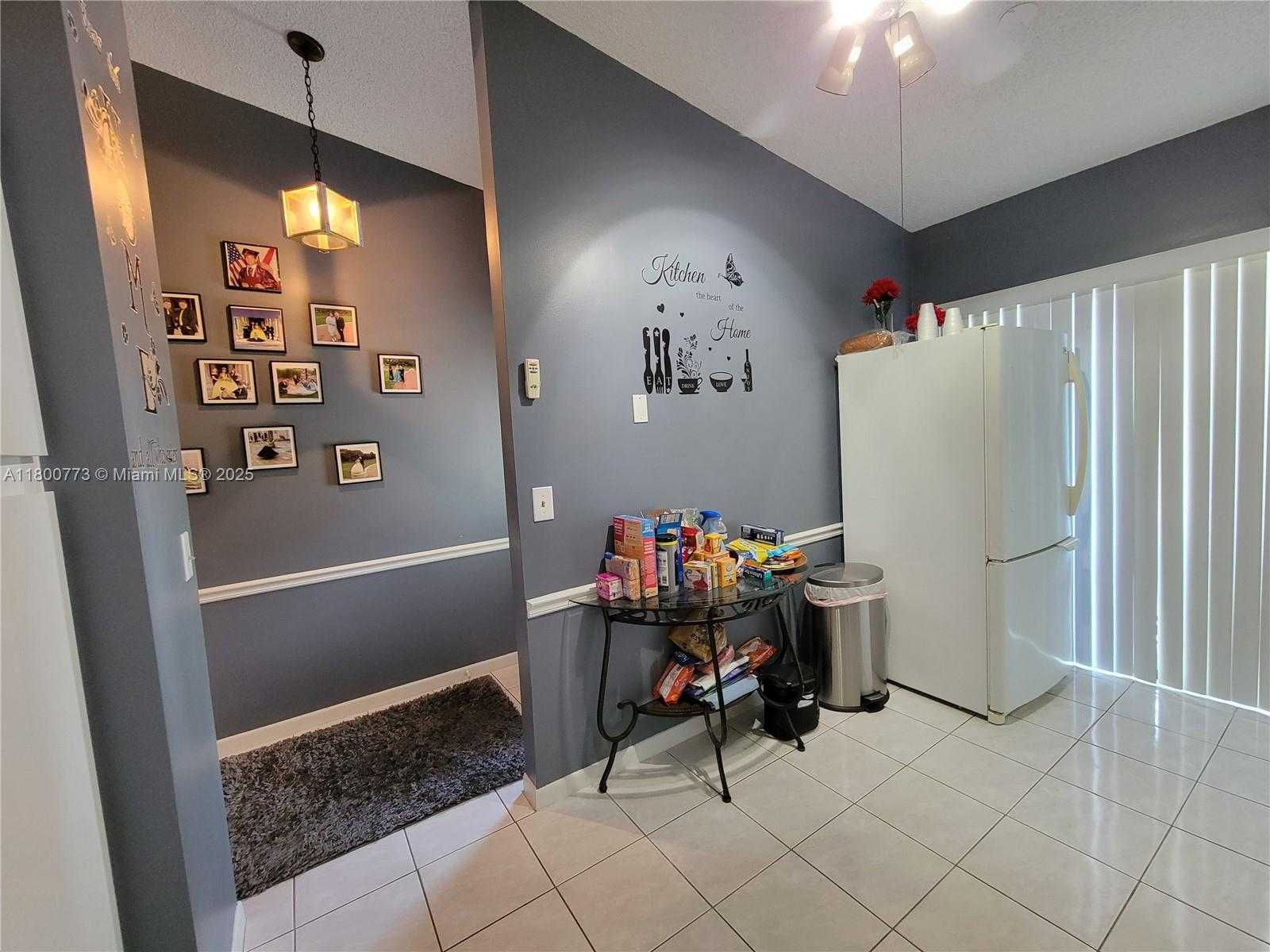 Small Image of 1025 GREEN PINE BLVD #B, West Palm Beach Number 9