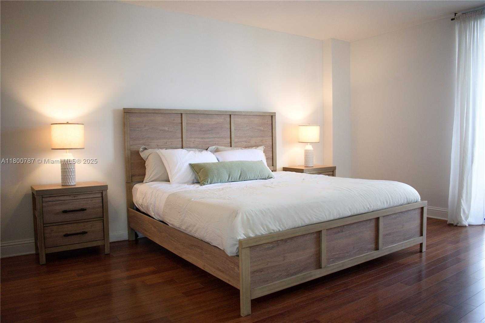 Small Image of 3300 NE 192 St, Aventura, FL 33180, USA Number 10