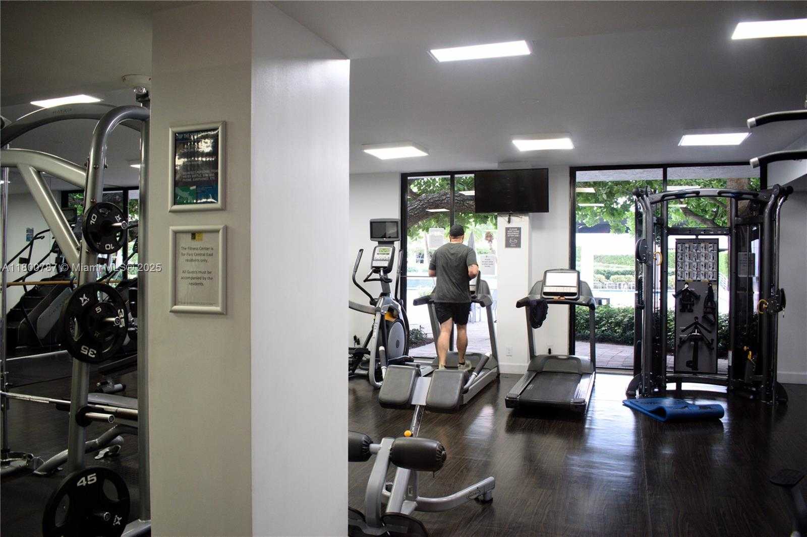 Small Image of 3300 NE 192 St, Aventura, FL 33180, USA Number 16