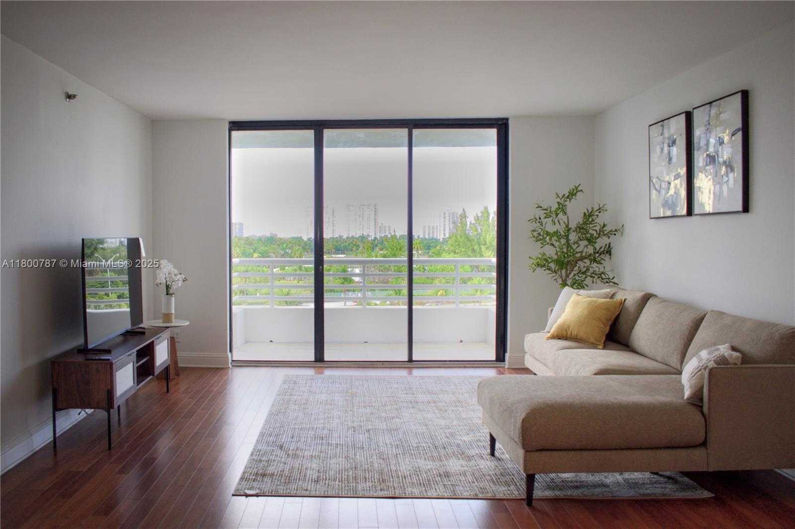 Small Image of 3300 NE 192 St, Aventura, FL 33180, USA Number 2
