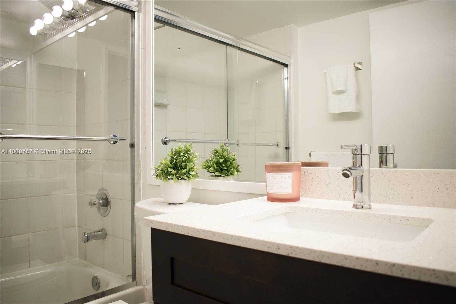 Small Image of 3300 NE 192 St, Aventura, FL 33180, USA Number 5