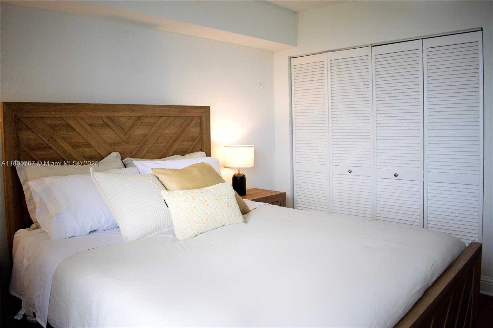 Small Image of 3300 NE 192 St, Aventura, FL 33180, USA Number 7