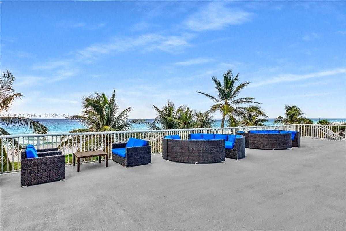 Small Image of 5401 COLLINS AVE #428, Miami Beach Number 16