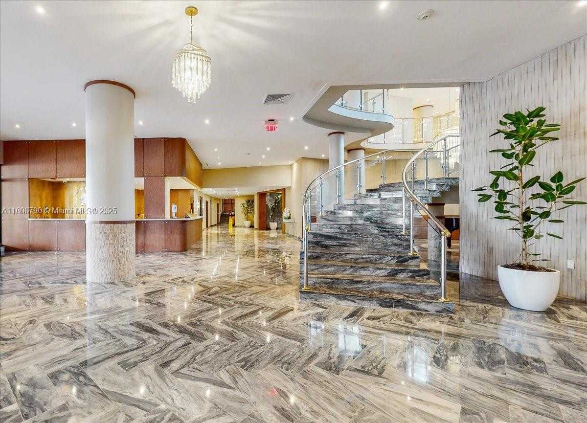 Small Image of 5401 COLLINS AVE #428, Miami Beach Number 17