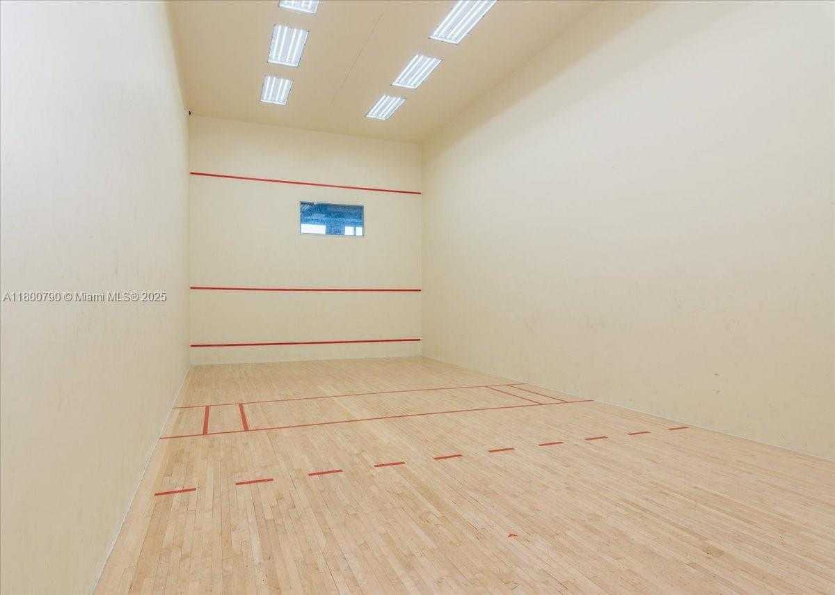 Small Image of 5401 COLLINS AVE #428, Miami Beach Number 19