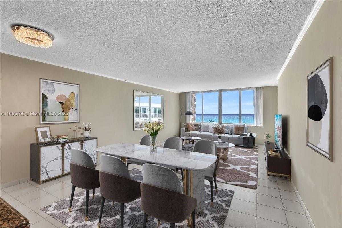 Small Image of 5401 COLLINS AVE #428, Miami Beach Number 2