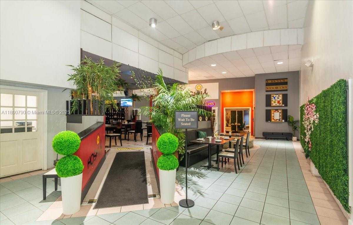 Small Image of 5401 COLLINS AVE #428, Miami Beach Number 21