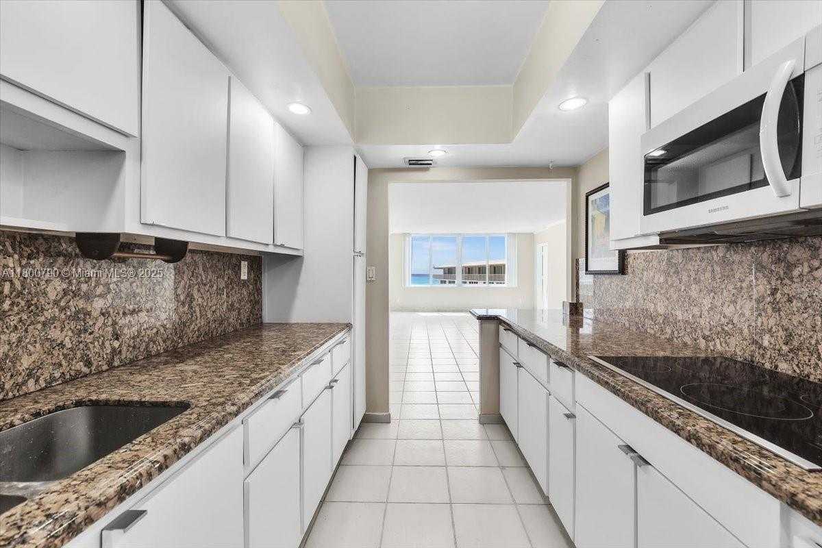 Small Image of 5401 COLLINS AVE #428, Miami Beach Number 4