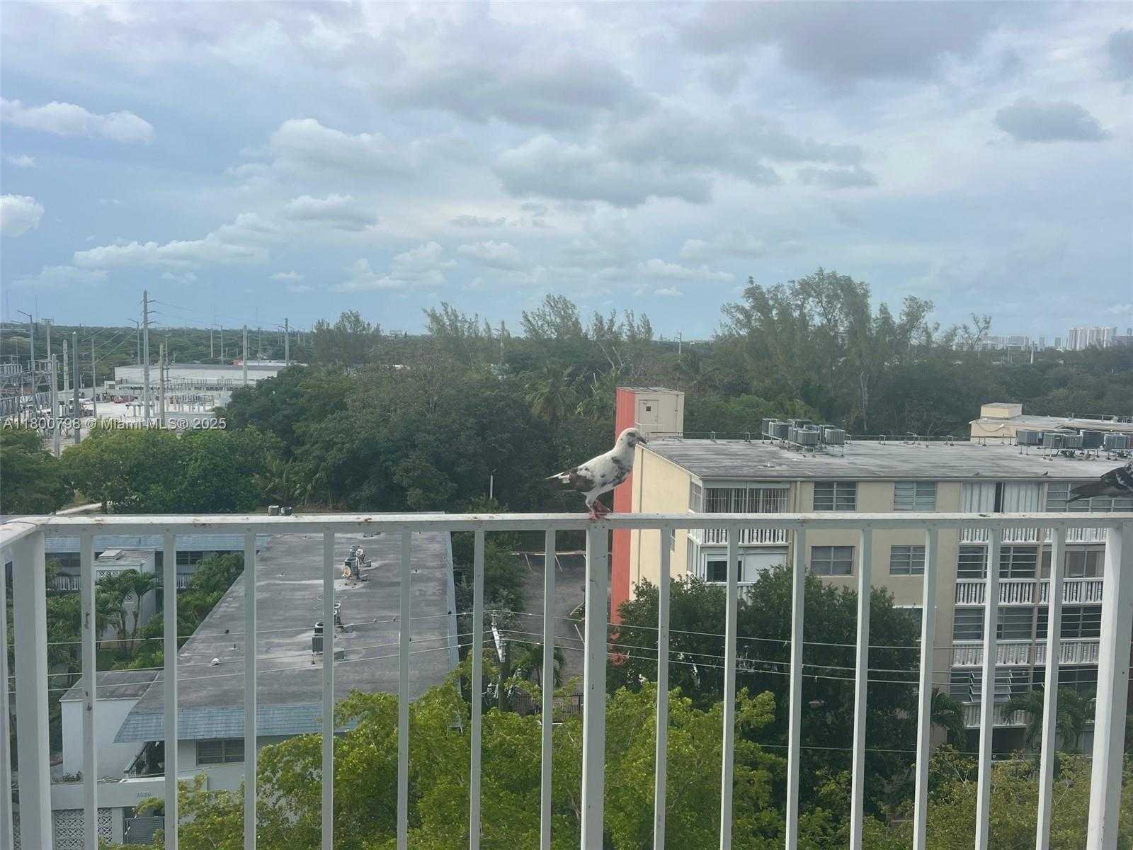 Small Image of 1470 NORTH EAST 125TH TER #810, North Miami Number 9