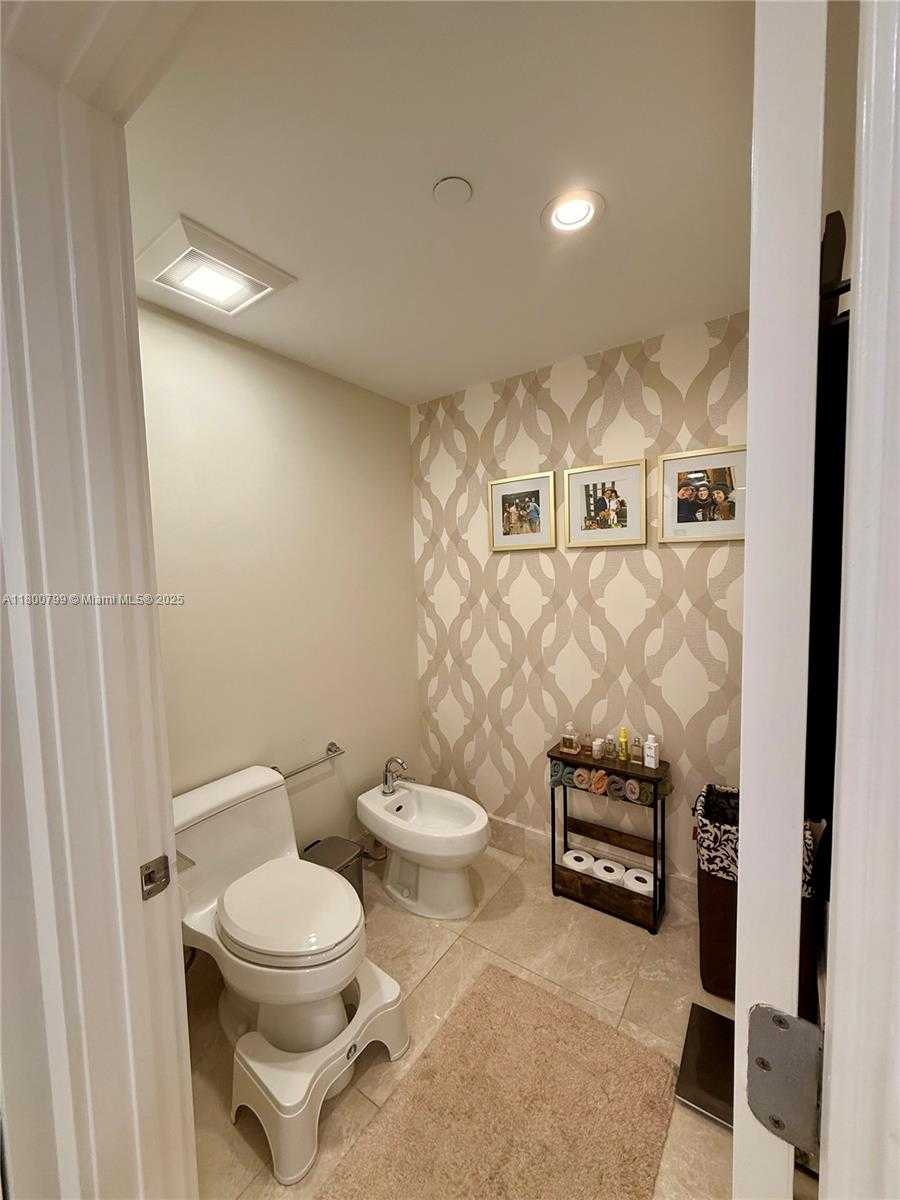 Small Image of 17001 COLLINS AVE #3005, Sunny Isles Beach Number 20