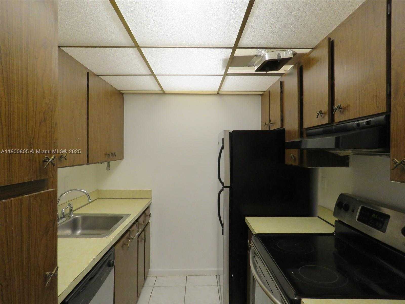 Small Image of 10822 NORTH KENDALL DR #S14, Miami Number 16