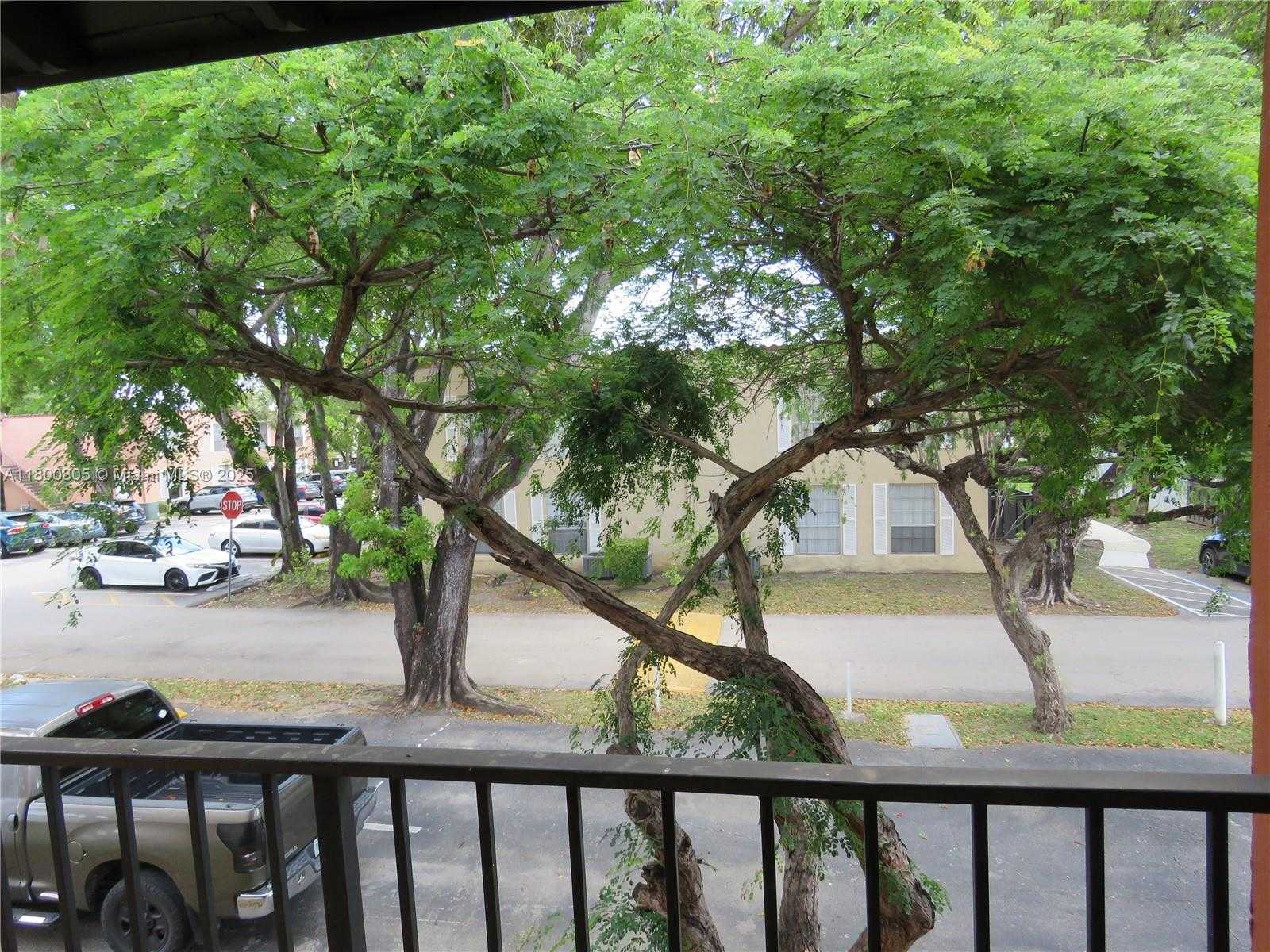 Small Image of 10822 NORTH KENDALL DR #S14, Miami Number 2
