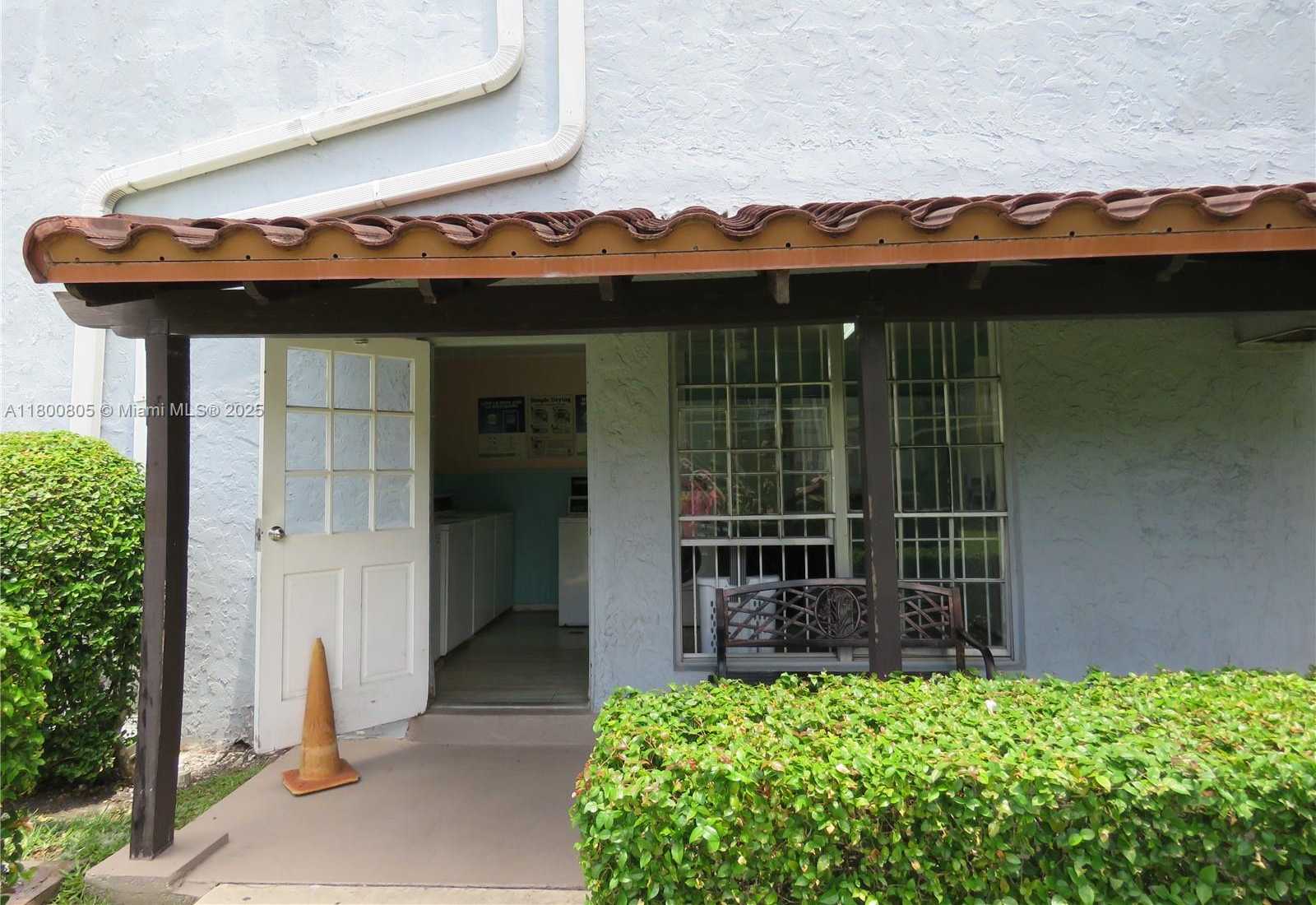 Small Image of 10822 NORTH KENDALL DR #S14, Miami Number 21