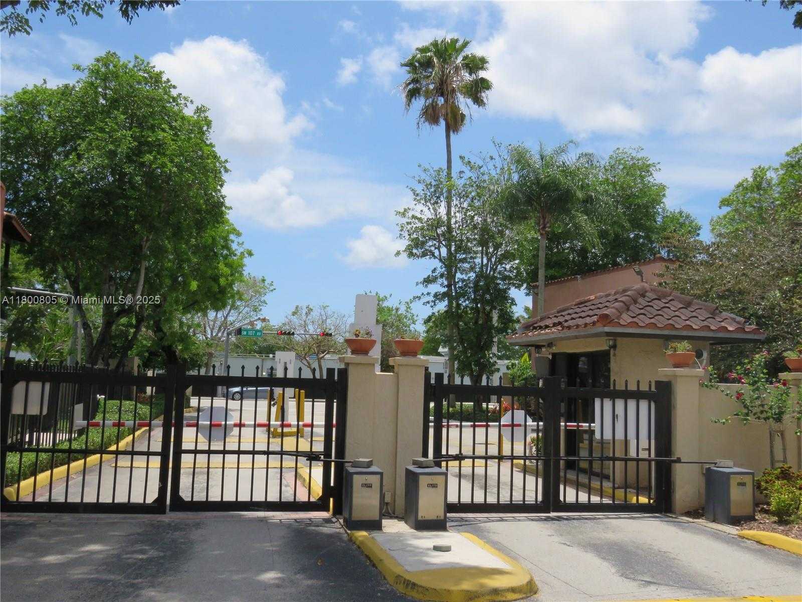 Small Image of 10822 NORTH KENDALL DR #S14, Miami Number 23